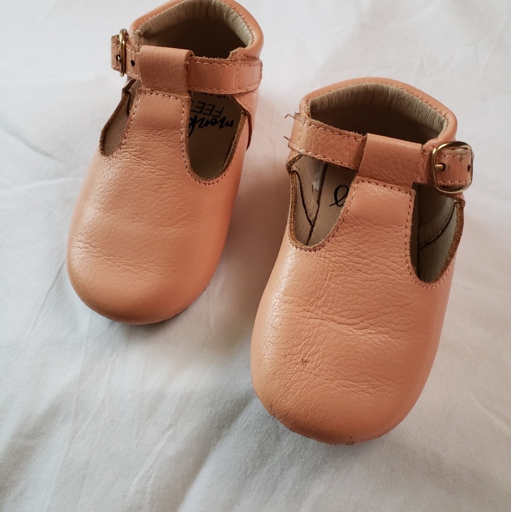 Monkey Feet 12-18 Months pink T Straps